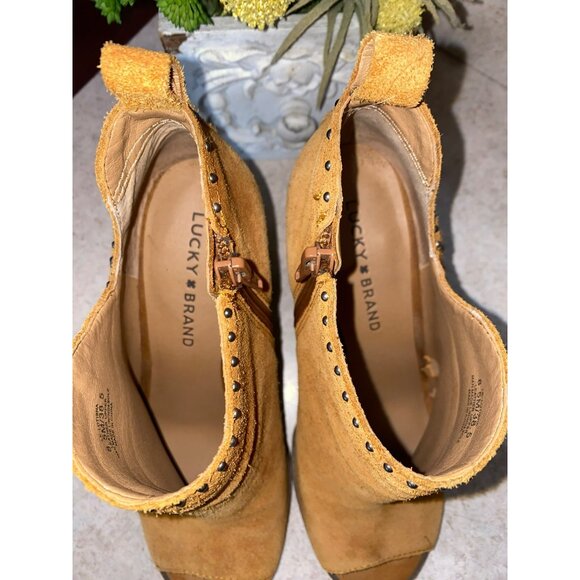 Lucky Brand Tan Suede Peep-Toe Booties W/Studded Trim & Side Zippers 8.5M - Picture 6 of 8